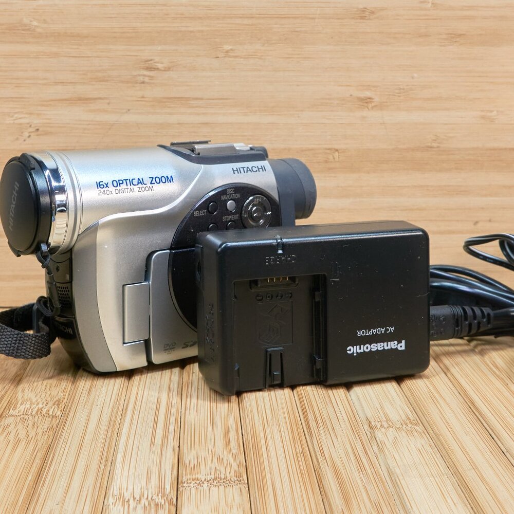 Hitachi DZ-MV730A DVD Handycam Camcorder, 16 Optical Zoom, Made in Japan